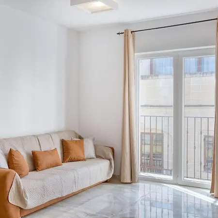 Thirtynine Sunlit Very Close To Balluta Bay アパート