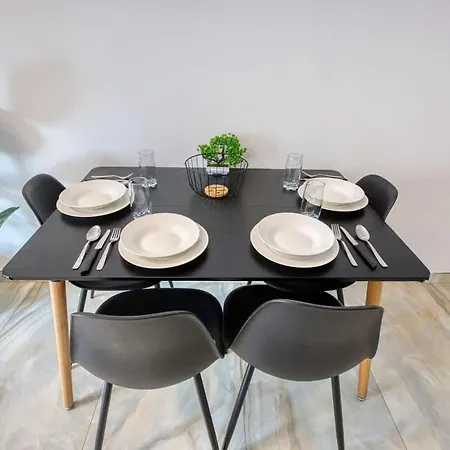 Thirtynine Sunlit Very Close To Balluta Bay Daire *