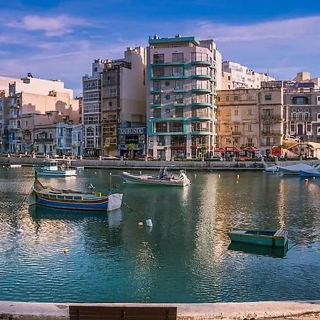 Thirtynine Sunlit Very Close To Balluta Bay Appartement Sliema