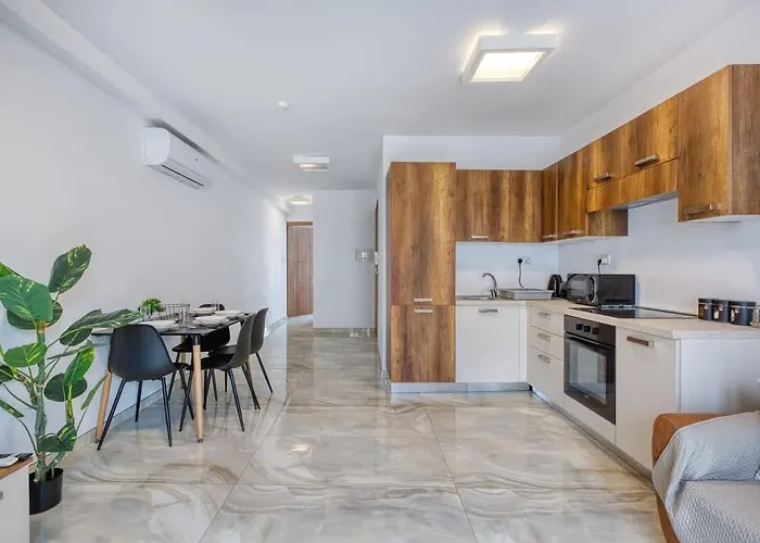 Thirtynine Sunlit Very Close To Balluta Bay Lejlighed