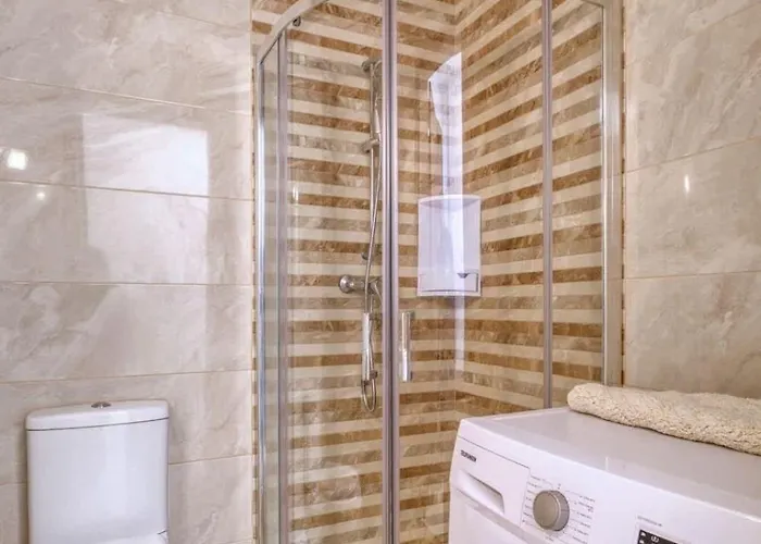 Thirtynine Sunlit Very Close To Balluta Bay Apartment Sliema